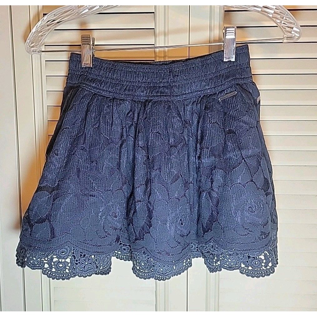 Abercrombie & Fitch Navy Blue Lace Mini Skirt Size Xs Elastic Waist Lined